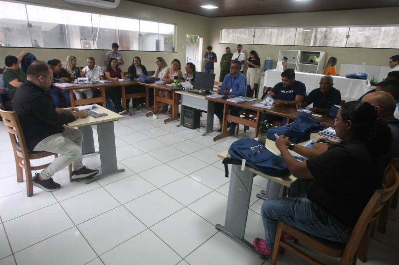 Servidores recebem curso de Bem-Estar.