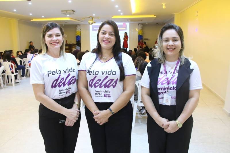 Equipe da Secretaria da Mulher, Carmelita Abreu, secretária da Semmu, Andreza Miranda e Rafaela Vilhena
