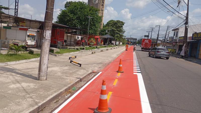 350 metros de ciclofaixa.