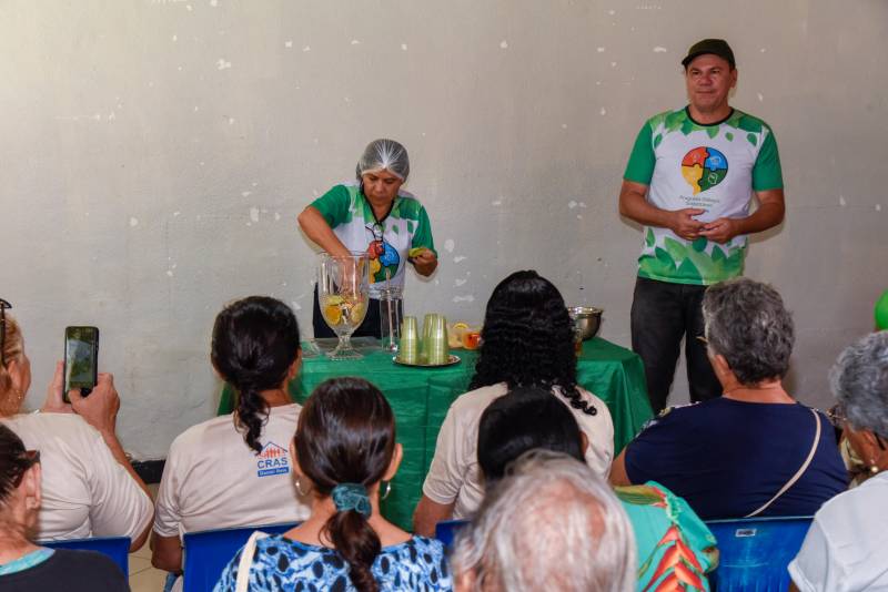 Oficina de água saborizada e chás.