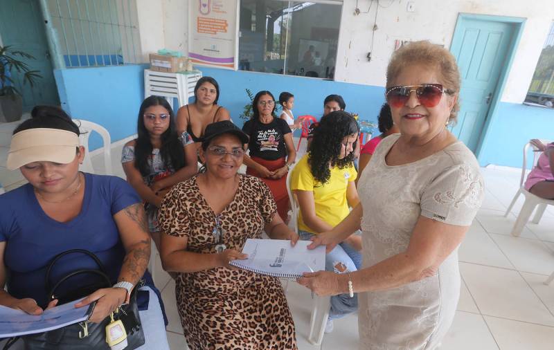 SEMCAT empoderando mulheres.