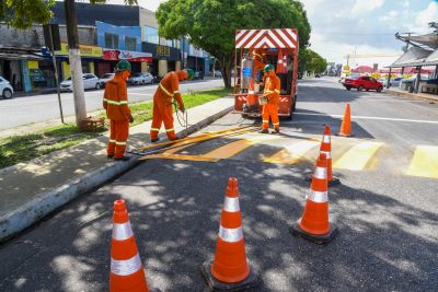 galeria: Revitalização da sinalização horizontal da via na avenida Dom Vicente Zico