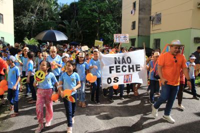 galeria: Caminhada em combate ao abuso infantil na escola municipal Maria Estelita