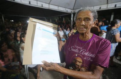 galeria: Entrega de Títulos de Propriedade na Comunidade Cristo Rei no bairro 40 Horas