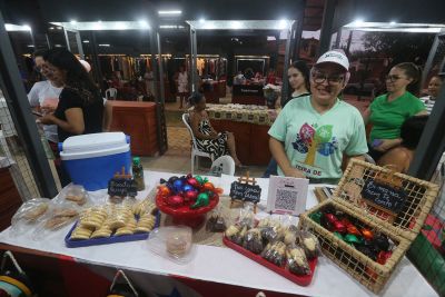 galeria: Entrega de certificados para alunos do curso Doces que Encantam na feira do Artesanato