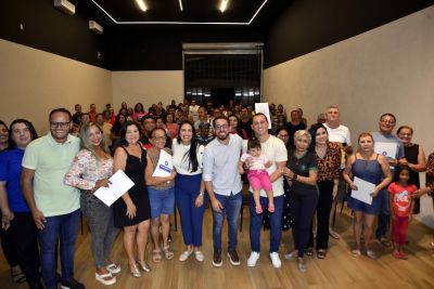 notícia: Odir e milhares de famílias de Ananindeua conquistam o título definitivo da casa própria