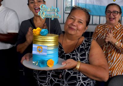 notícia: A voz da história: Cleucydia Lima da Costa é homenageada por alunos de escola municipal