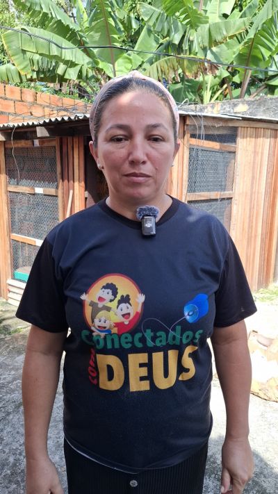 notícia: Com apoio da SEMUPA, beneficiária do projeto Aviário Ananin compartilha transformação de vida com criação de aves