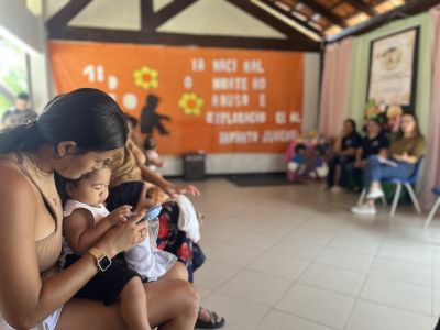 notícia: Mães tiram dúvidas sobre alimentação saudável na Semana do Bebê no CRAS de Ananindeua