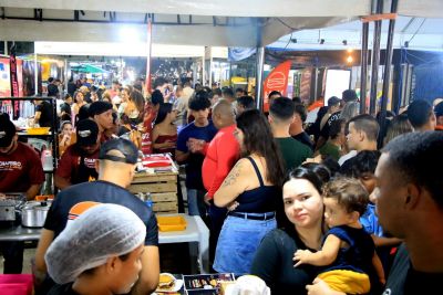 notícia: 1.º Festival do Hambúrguer reúne milhares de pessoas em dois dias de evento