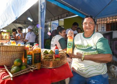 notícia: Feira da Agricultura Familiar leva vitalidade econômica e cultural ao bairro do Aurá em ação integrada com o Prefeitura em Movimento