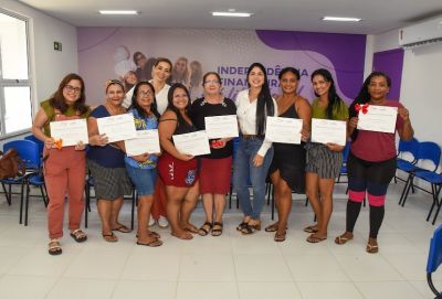 notícia: Curso de Laços e Tiaras promove autonomia e autoestima de mulheres em Ananindeua
