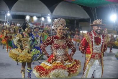 notícia: No Abacatão, um mar de saias rodadas e emoção