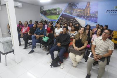 notícia: Semcat entrega certificados do curso de agente de recepção em Ananindeua