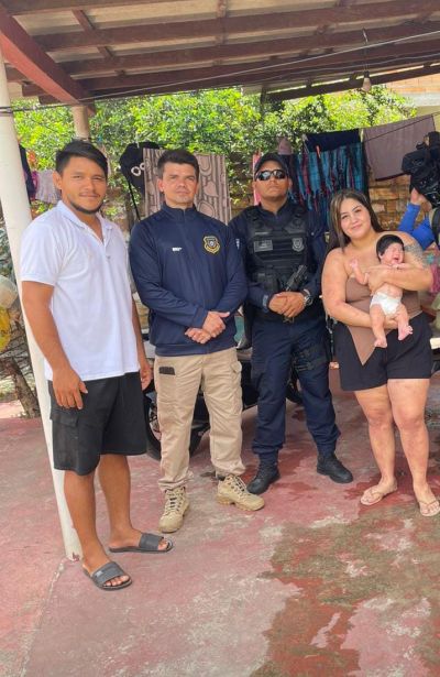 notícia: Polícia Municipal realiza manobra de Heimlich e salva bebê engasgada em Ananindeua 