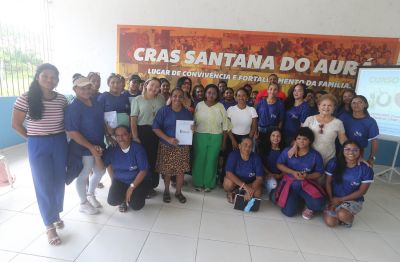 notícia: Prefeitura de Ananindeua promove curso de biojoias no CRAS Santana do Aurá com foco na autonomia feminina