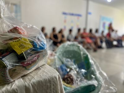 notícia: SEMCAT reforça a garantia de direitos com a entrega de benefícios eventuais