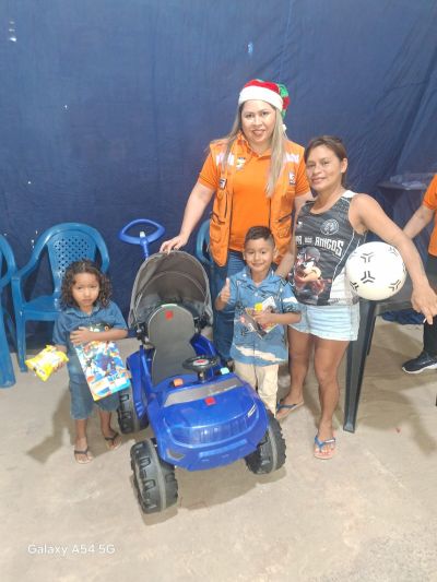 notícia: SEPDEC realiza ação solidária no bairro Águas Brancas e leva alegria à criançada