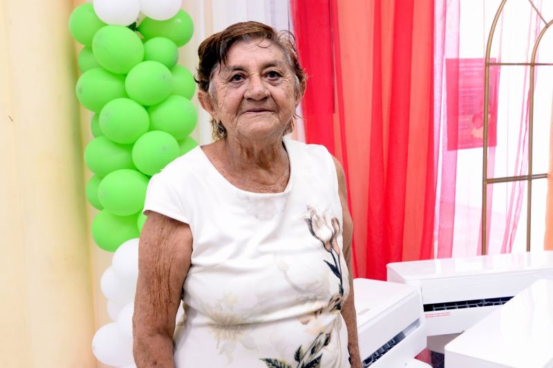 Entrega de centrais de refrigeração pela SEMCAT