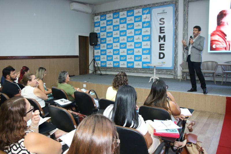 Certificação de Gestores da Educação no auditório da SEMED