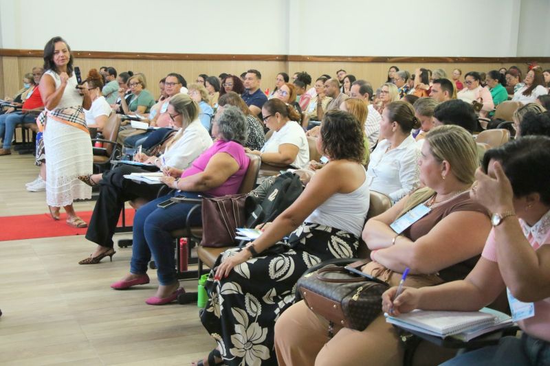 Certificação de Gestores da Educação no auditório da SEMED