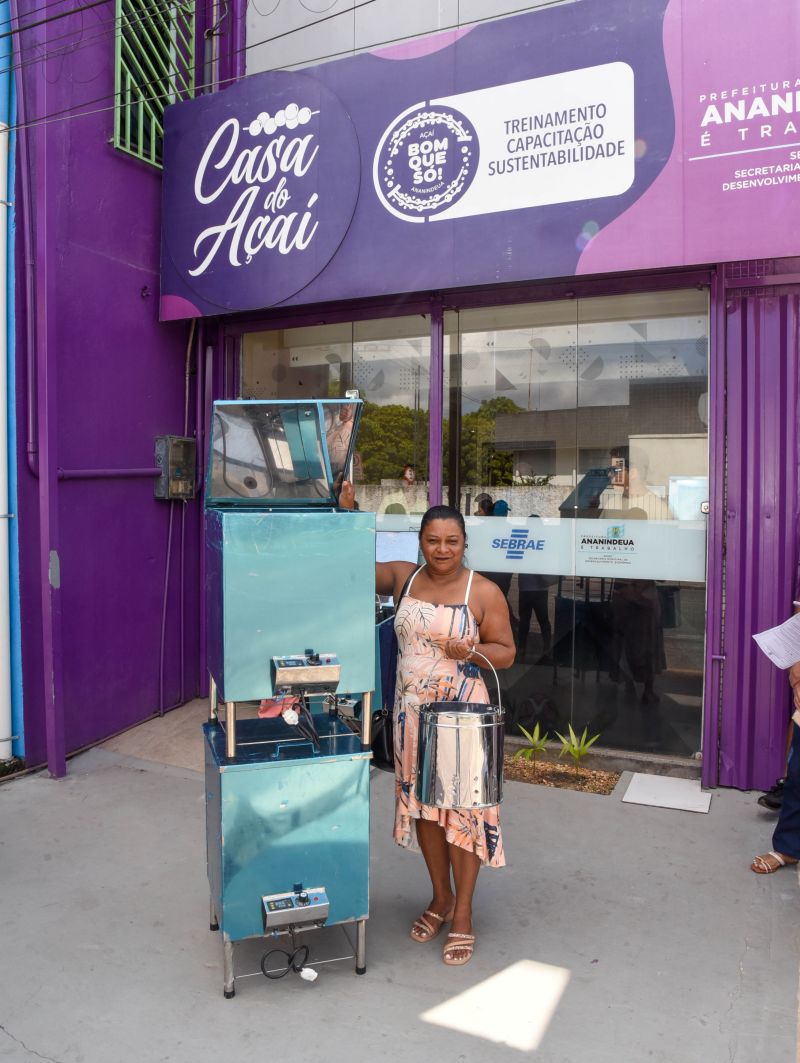 Entrega de branqueamento de açaí na Casa do Açaí