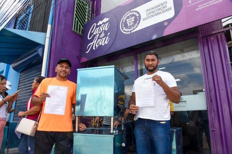 Entrega de branqueamento de açaí na Casa do Açaí