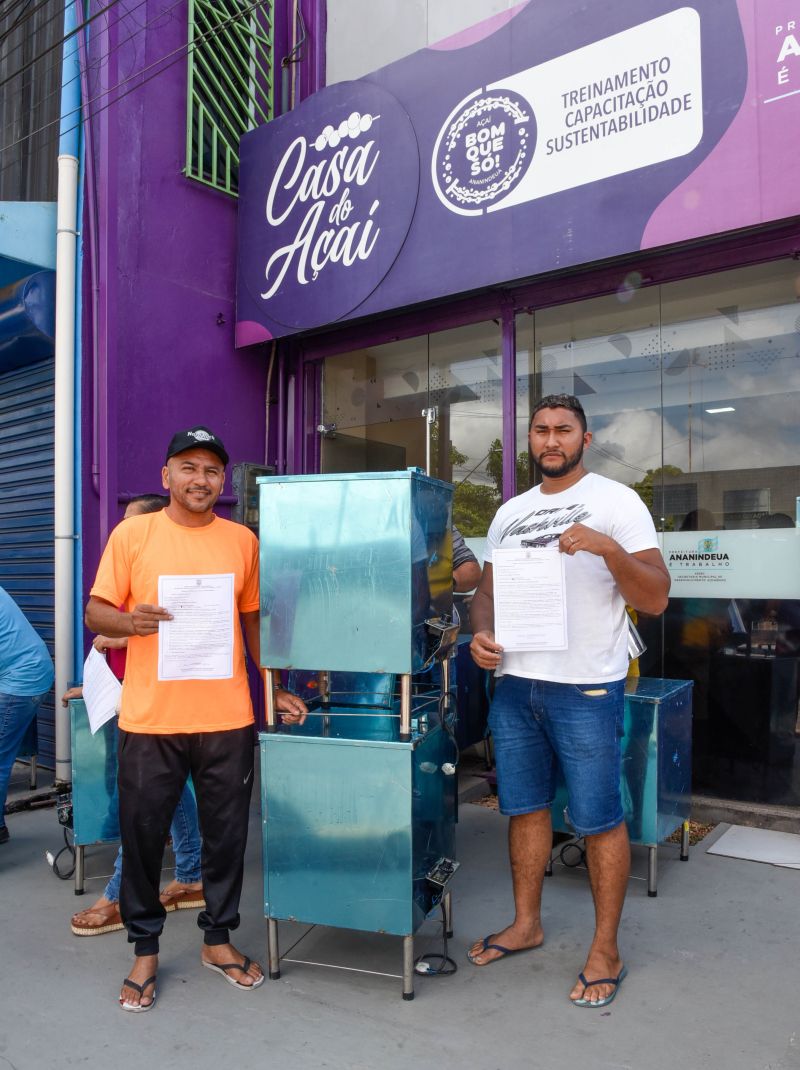 Entrega de branqueamento de açaí na Casa do Açaí