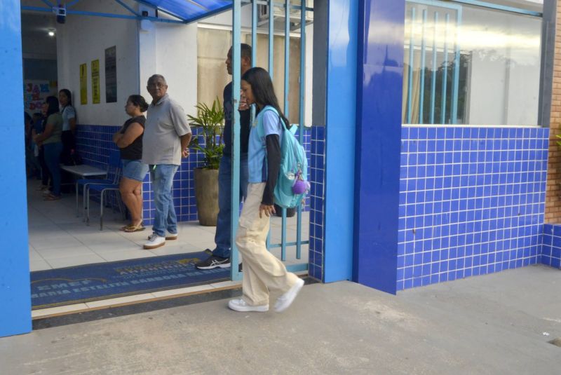 Volta às aulas na EMEF Maria Estelita Barbosa