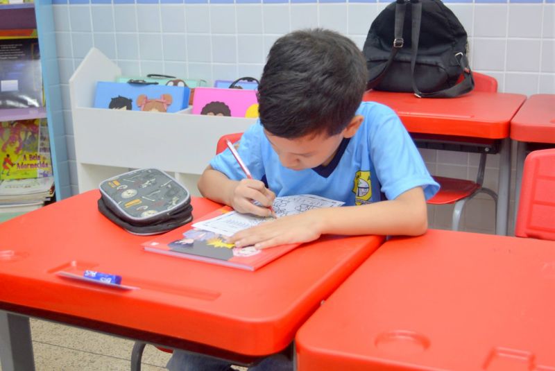 Abertura do ano letivo na escola Hildegarda de Miranda
