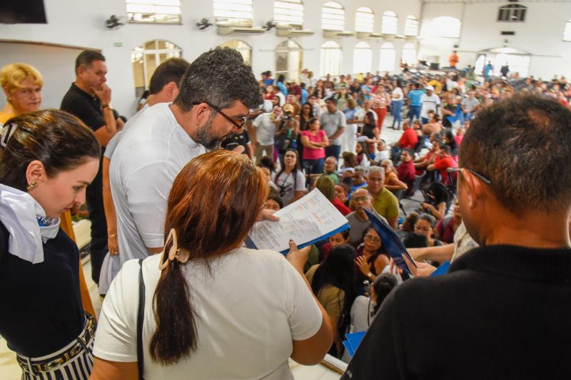 Entrega de guias de consultas para 600 pessoas