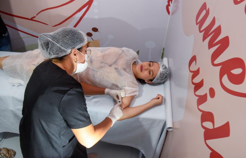 Implanon implantação na Policlínica Carlos Guimarães