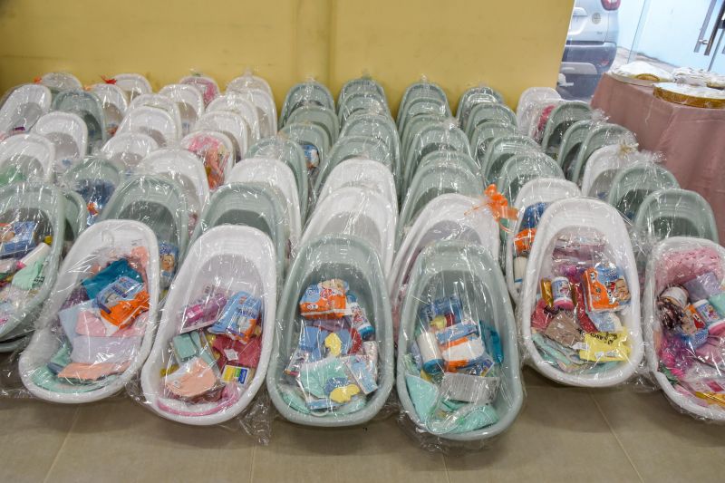 Entrega de Kit Enxoval