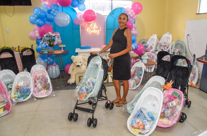 Entrega de Kit Enxoval