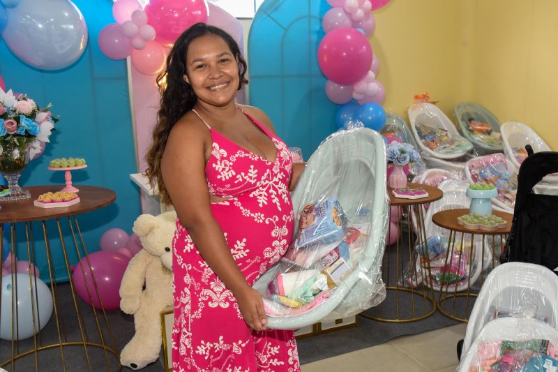 Entrega de Kit Enxoval