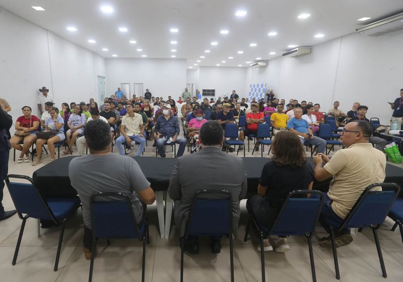 Vigilância em saúde com palestra para batedores de Açaí de Ananindeua e MPPA no auditório da ACIA