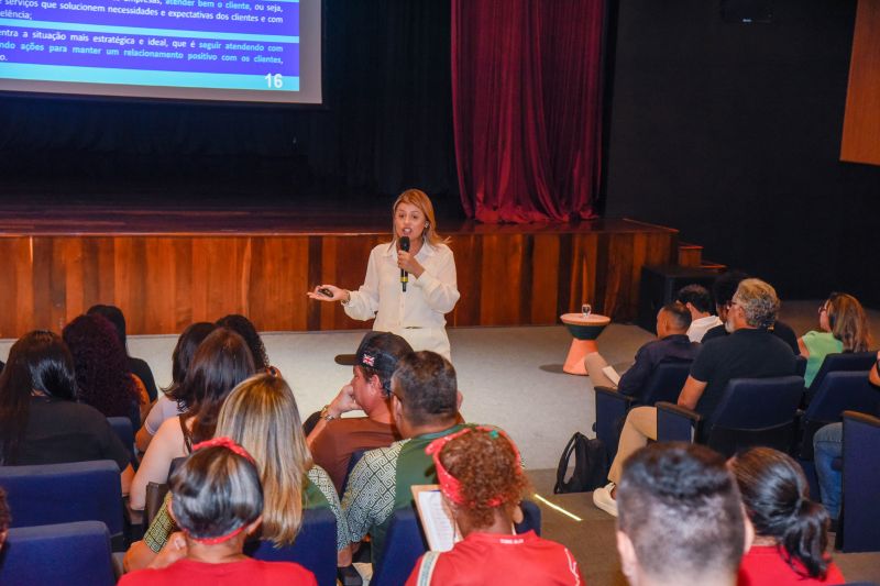 Trade de Turismo de Ananindeua no teatro municipal