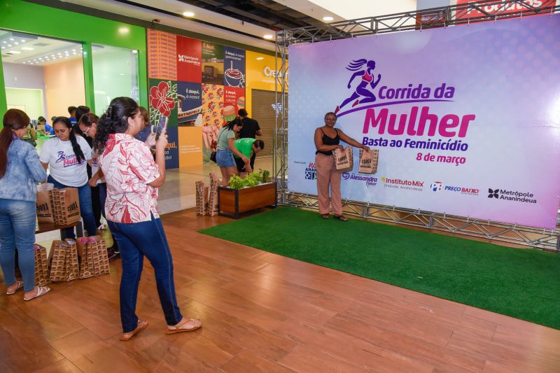 Entrega dos Kits da Corrida da Mulher