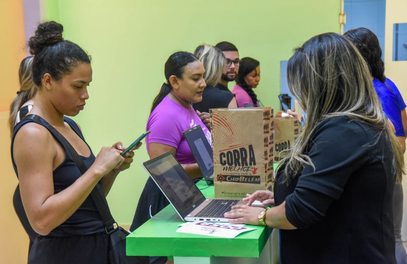 Entrega dos Kits da Corrida da Mulher