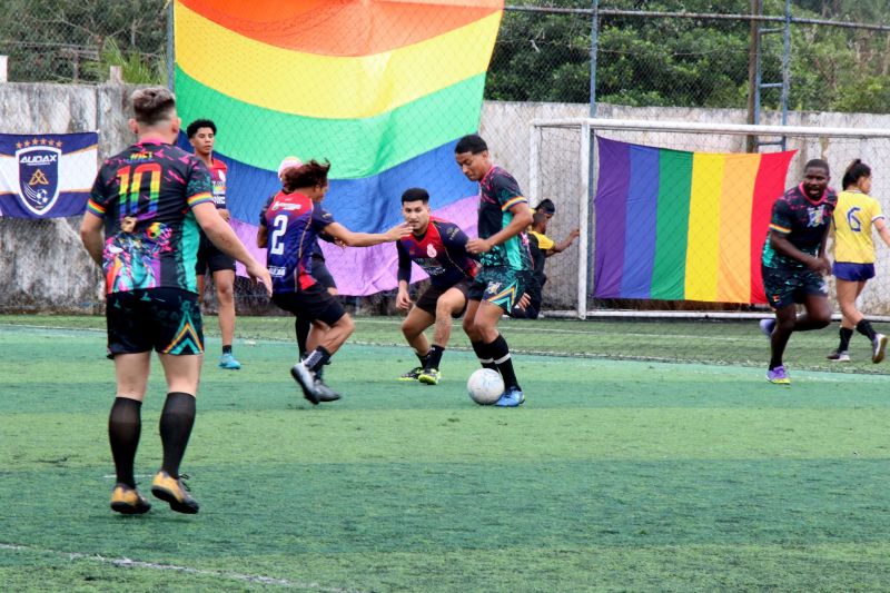 Quinta edição da copa de Futebol Arco-Íris na arena Power Foot