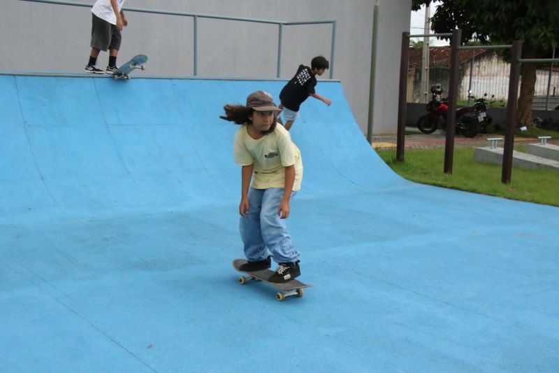Café com skate edição especial em comemoração do dia Internacional da mulher e melhores do ano no Céu das Artes
