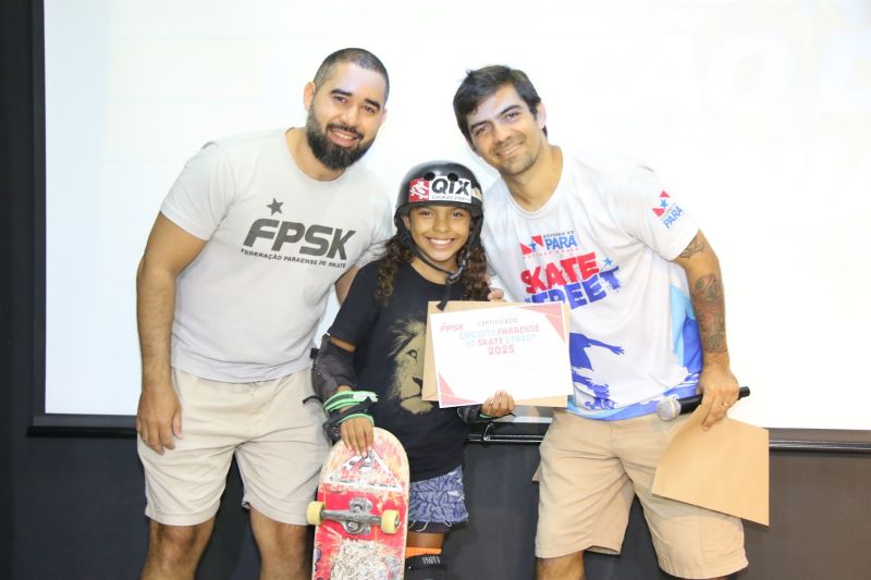 Café com skate edição especial em comemoração do dia Internacional da mulher e melhores do ano no Céu das Artes
