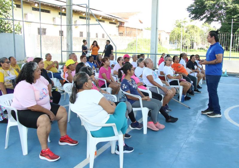 Entrega de mudas e oficina de percepção ambiental no CRAS Estrela