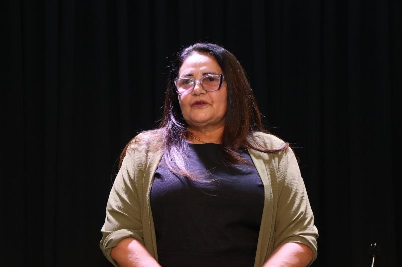 Entrega de certificado do curso profissionalizante no CRAS Estrela