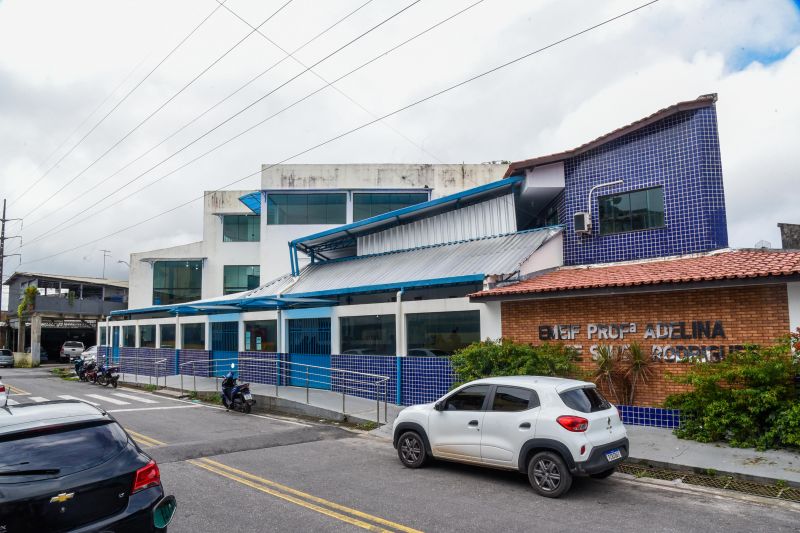 Imagens de alunos da escola EMEF Adelina Lúcia de Sousa no Jardelândia