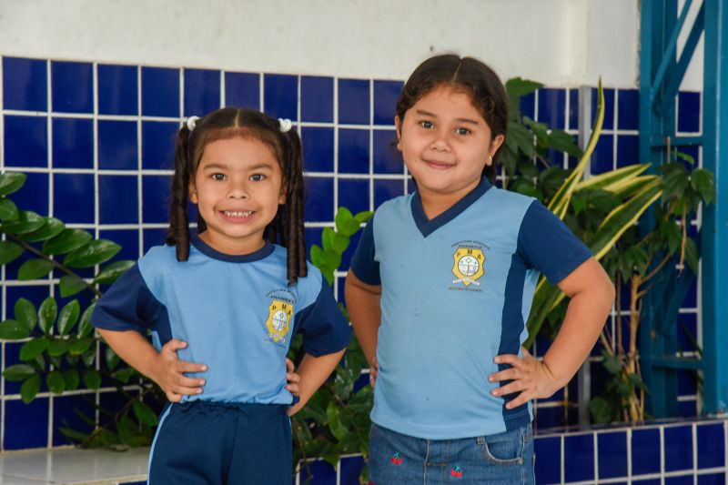 Imagens de alunos da escola EMEF Adelina Lúcia de Sousa no Jardelândia