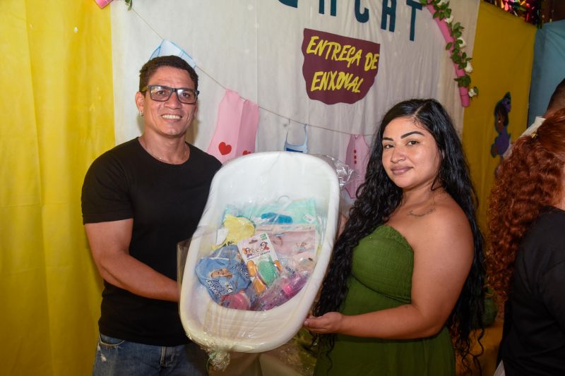 Entrega de Kits Enxoval no CRAS Daniel Reis