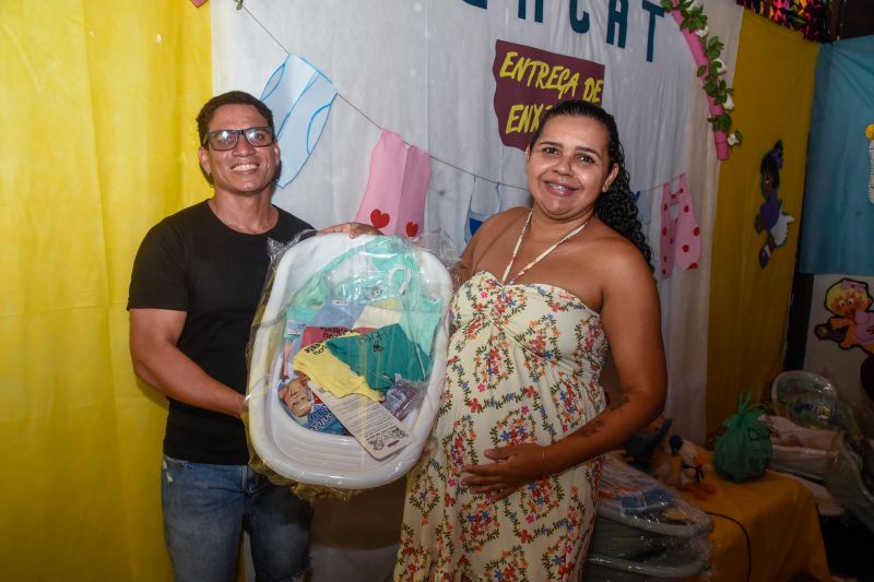 Entrega de Kits Enxoval no CRAS Daniel Reis