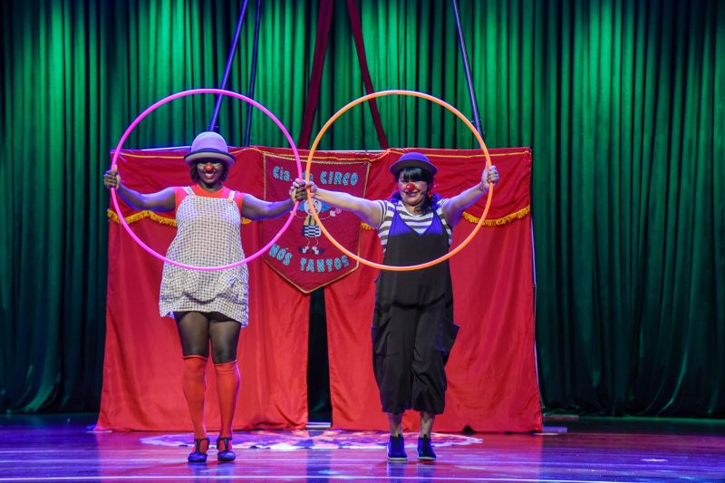 Certificação do curso, Cortejo Circense e Espetáculo Vira Peixe no teatro municipal