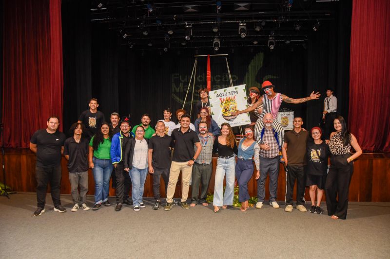 Certificação do curso, Cortejo Circense e Espetáculo Vira Peixe no teatro municipal